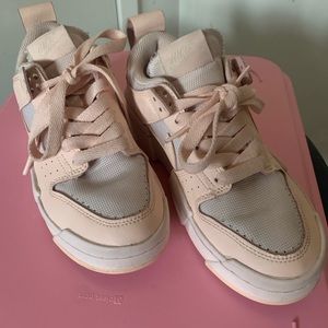 Nike women’s dunk low GOAT light pink